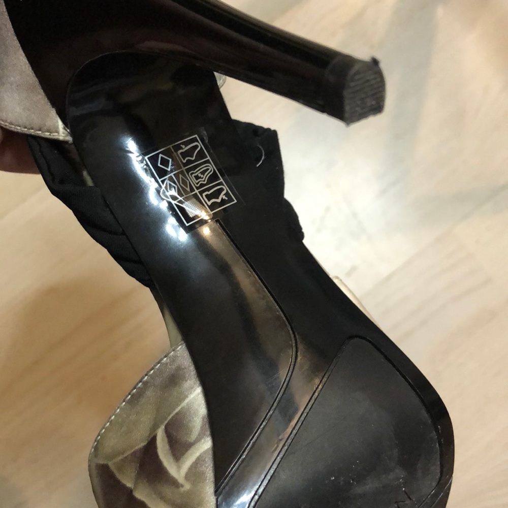 NINE WEST ballet slipper style satin stilettos - Picture 6 of 7
